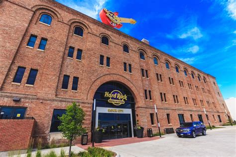 Hard rock sioux city - Hard Rock Hotel & Casino Sioux City is one of the largest casinos in Iowa with over 45,000 square feet of space, 850+ slots and 26 table games. It also offers a retail and online …